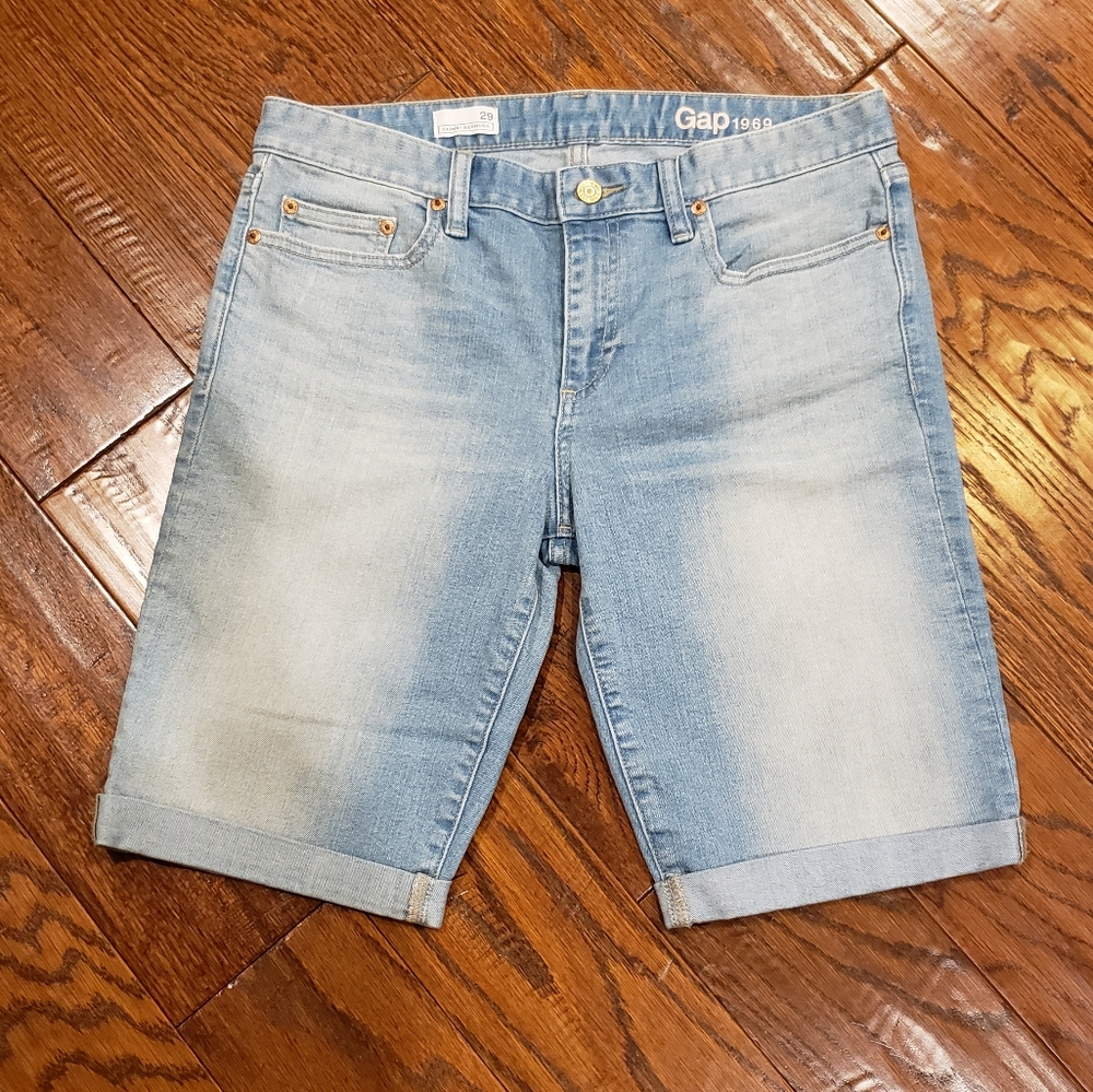 NWOT GAP Women's Skinny Bermuda - Size 29